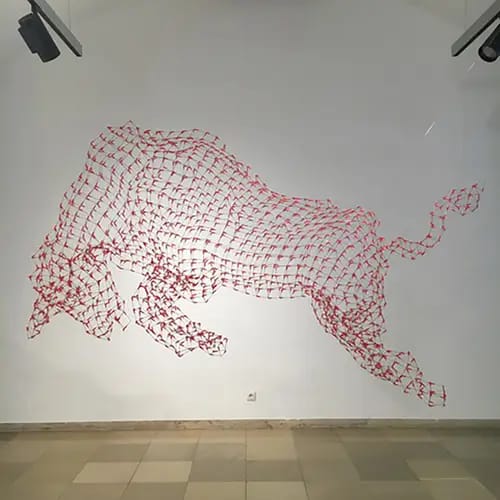 Ulrike Asamer, Selbstporträt, 2023, Skalpellklingen, 70 x 50cm