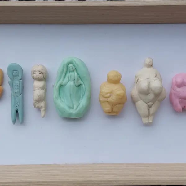 KatharinaBrandl, „Everthing Is Transformed“, 4 3cm x 23 cm
Seifenfigurinen
2017