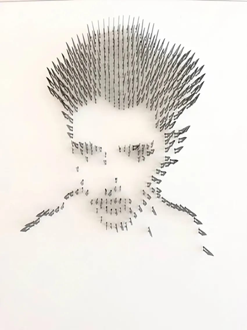 Kunststück: Selbstporträt, 2023, Skalpellklingen, 70 x 50cm