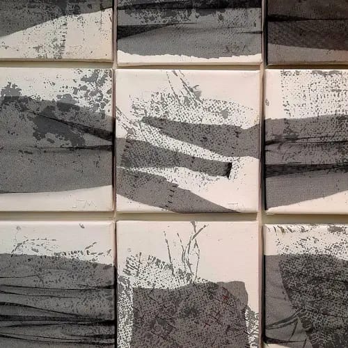 Monika Steiner, Wabi Sabi (Ausschnitt)  2023, je 20x20 cm; Materialdruck (Jute), Tüll