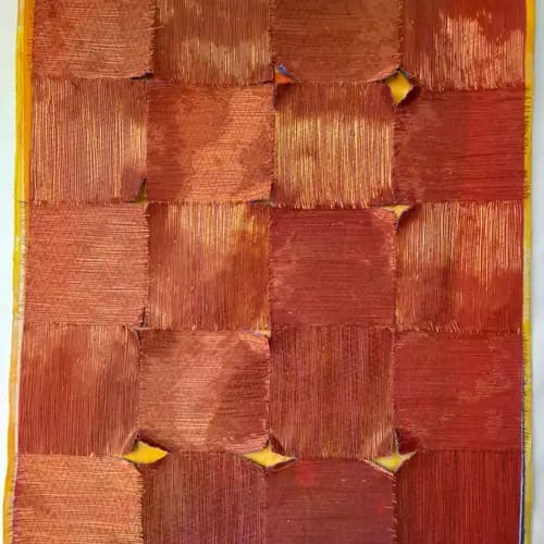 Monika Steiner, Drahtrelief/ROT 2023, 66x53, Siebdruck auf Baumwolle, lackierter Kupferdraht 0,42 mm